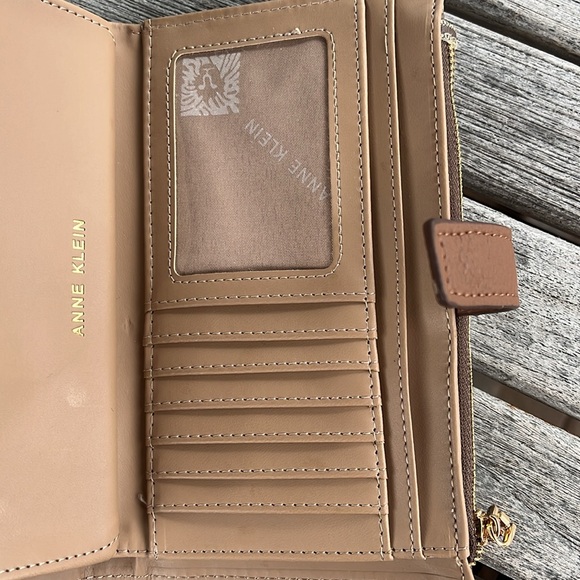 Anne Klein Bags | Tile Lion Logo Wristlet With Horse Bit Anne Klein *NWOT - Picture 8 of 12